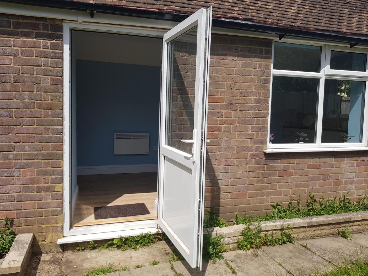 Cosy Studio Luton Apartment Luton  Exterior photo