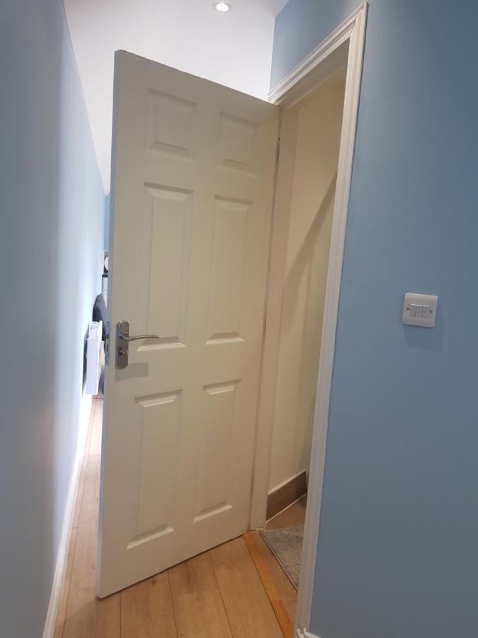 Cosy Studio Luton Apartment Luton  Exterior photo